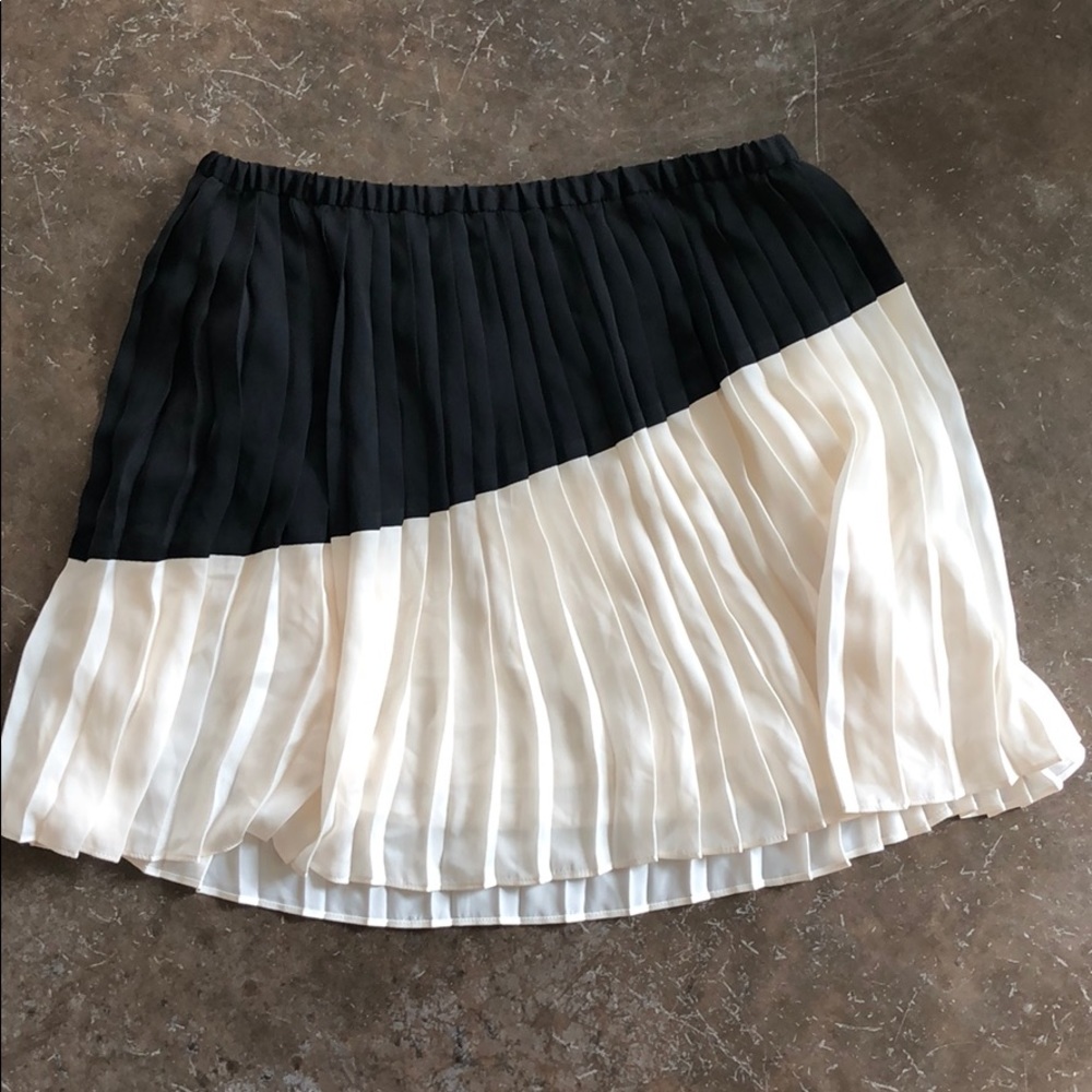 Banana Republic Pleated Mini Skirt